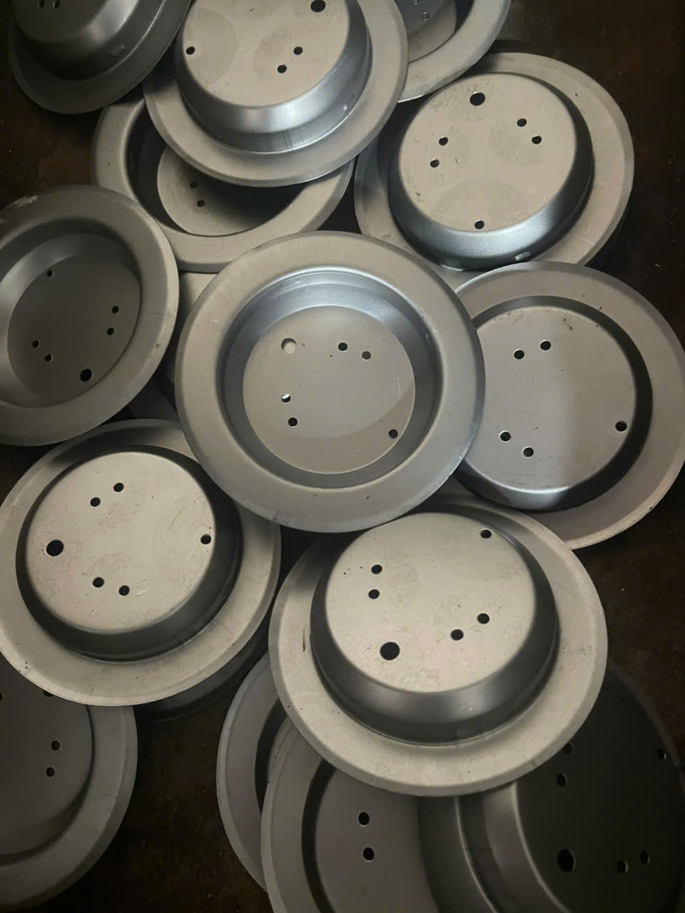 Đế đèn Led thép